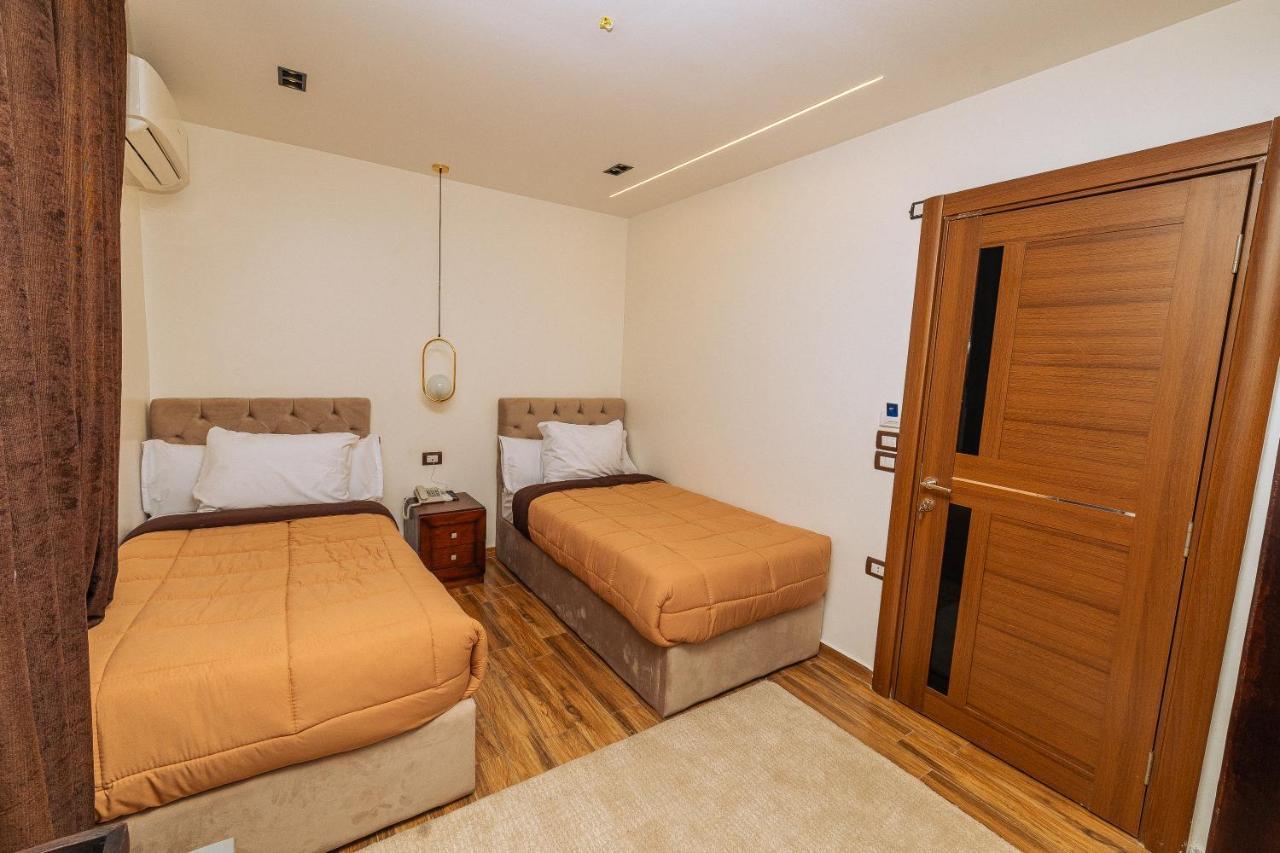 White Pyramids Inn Nazlet el Simman Екстер'єр фото