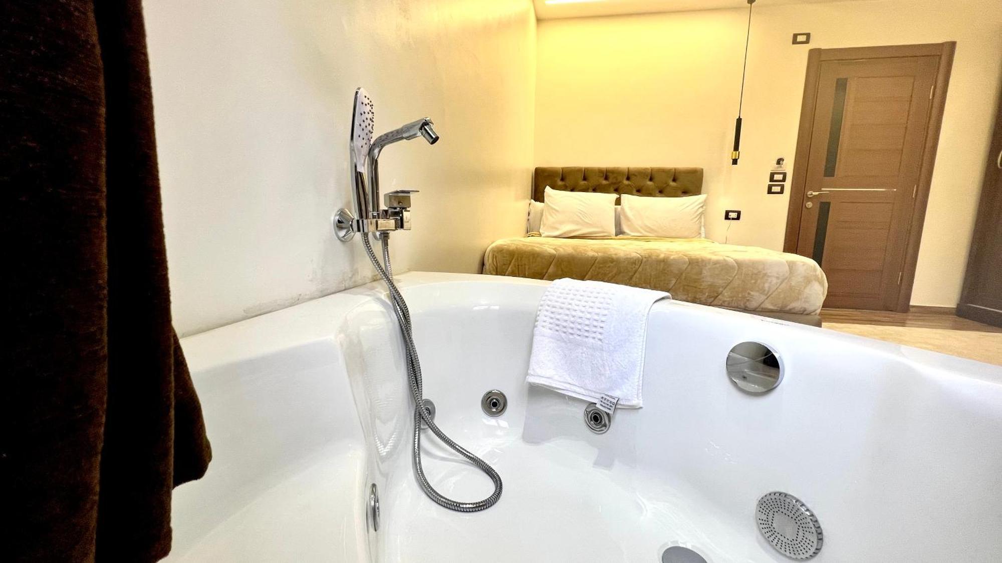 White Pyramids Inn Nazlet el Simman Екстер'єр фото